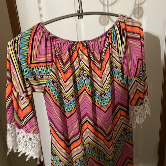 WinWin Half Sleeve Lace Tunic - Picture 2 of 7